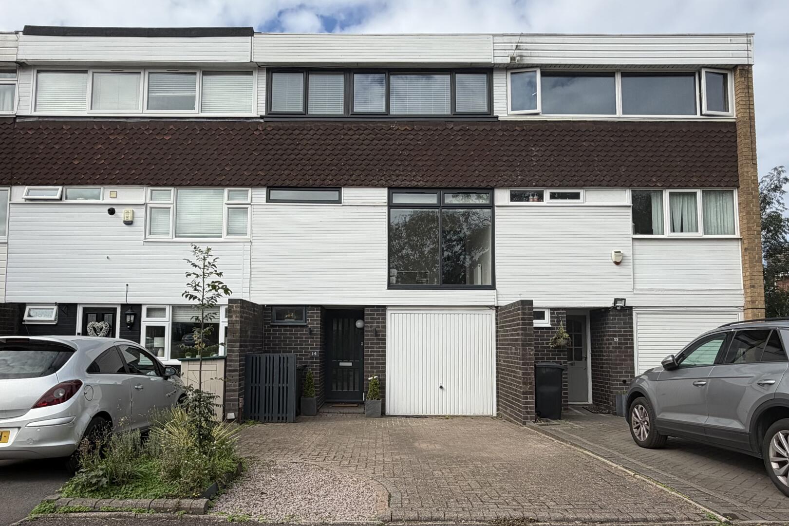 3 bed property in Ferndale Close, Stourbridge